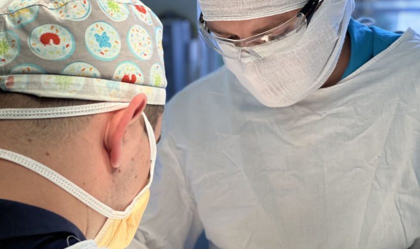 У Львові медики врятували чоловіка, який ледь не втратив палець у вентиляторі