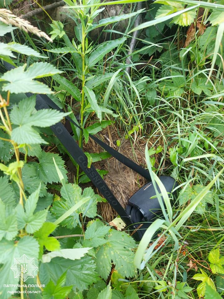 27-річний чоловік обікрав автівку, припарковану на львівському цвинтарі - 2