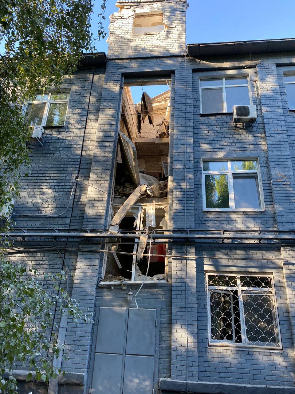 Понад 30 прильотів у Нікополі: є загиблі та поранені, серед них діти - 7