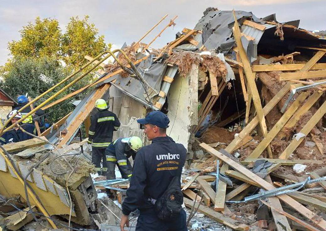 Понад 30 прильотів у Нікополі: є загиблі та поранені, серед них діти - 2
