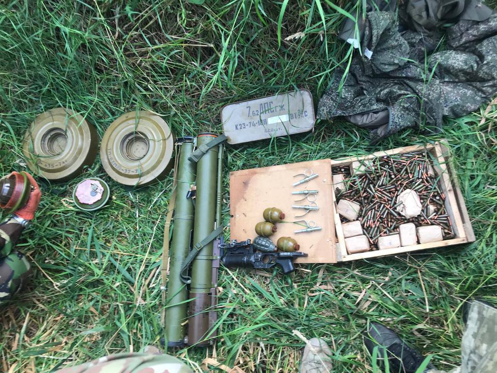 На Чернігівщині знайшли сховок ворожої зброї та боєприпасів: їх передадуть ЗСУ