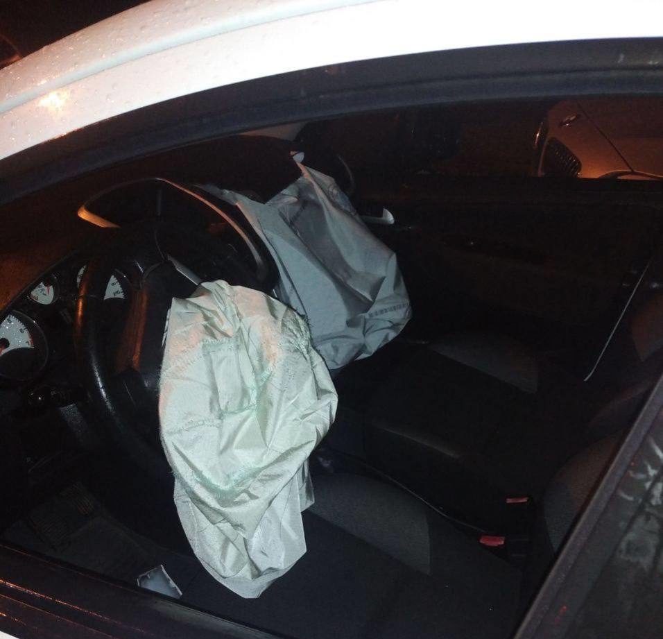 25-річний львів'янин напідпитку в'їхав у припарковану автівку