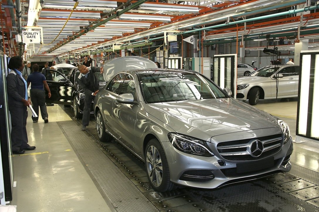 Mercedes-Benz продасть єдиний завод у росії 