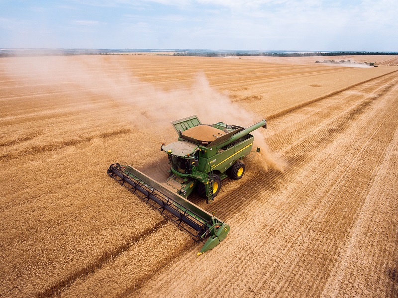 Українські аграрії зібрали 20 мільйонів тонн зерна