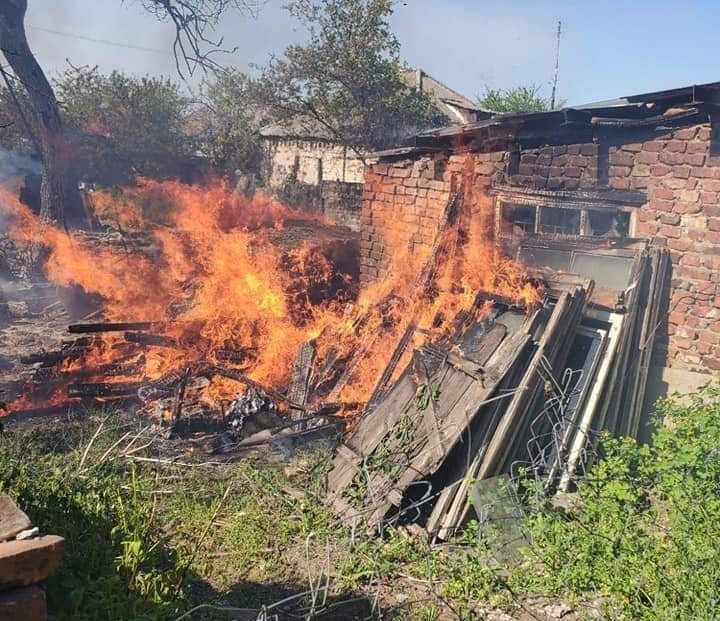 Окупанти обстріляли населені пункти на межі Донеччини та Луганщини