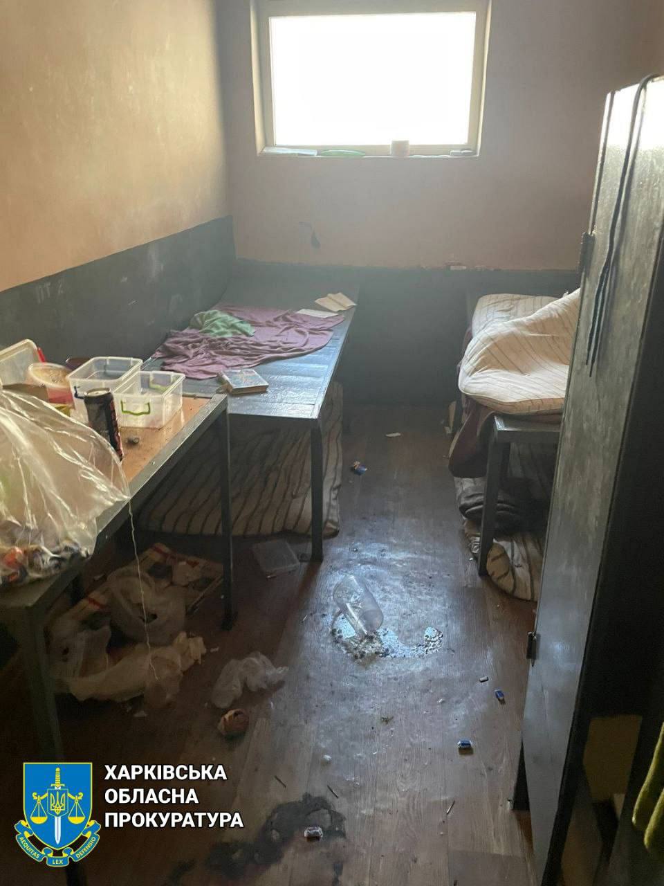 Люди спали по черзі: на Харківщині знайшли ще одну російську катівню (фото) - 2