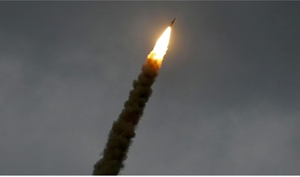 На Дніпропетровщині збили 3 ракети, одна - влучила і спричинила сильну пожежу