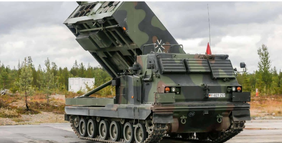 Німеччина передала Україні ще дві системи MARS II та артустановки Panzerhaubitze 2000