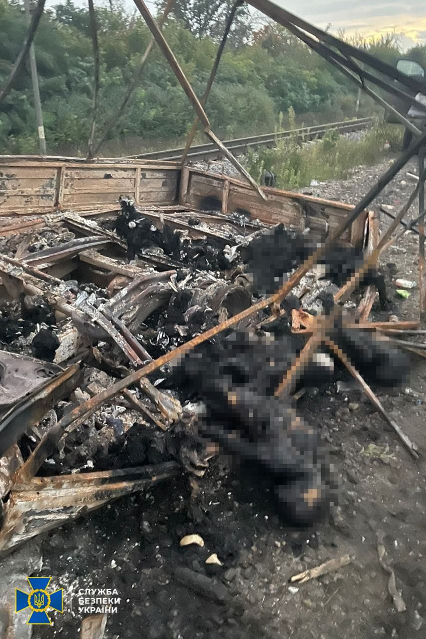 На Харківщині окупанти обстріляли автомобільну колону, вбито 10 дітей - 5