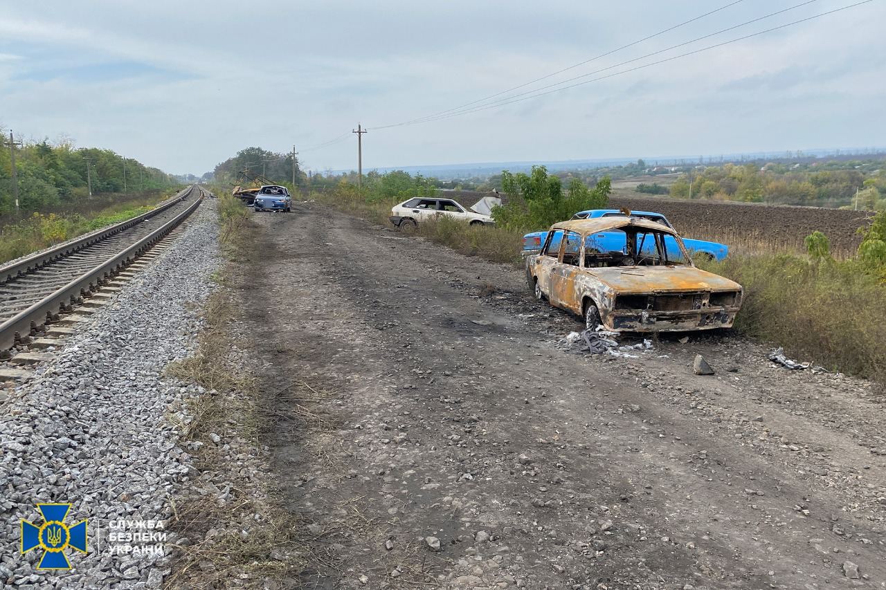 На Харківщині окупанти обстріляли автомобільну колону, вбито 10 дітей - 8