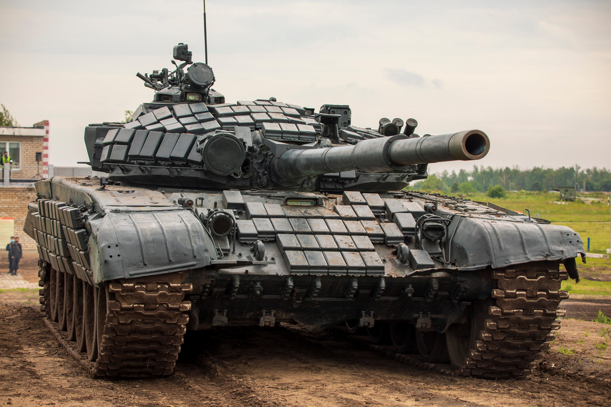 237th_Tank_Regiment_during_exercise_with_T-72B_at_the_Pogonovo_TG_(02-06-2020)_12