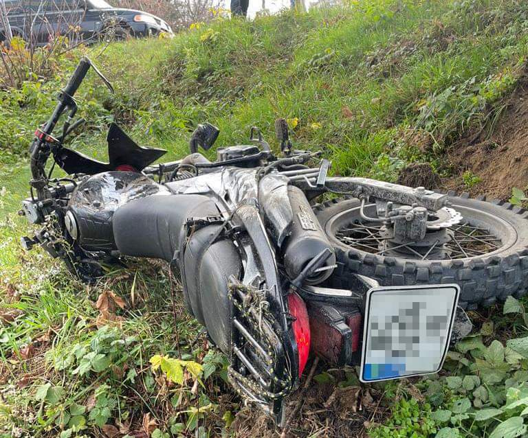 На Львівщині водійка автомобіля «Тоyота» скоїла наїзд на 16- річного мотоцикліста - свого односельчанина - 2