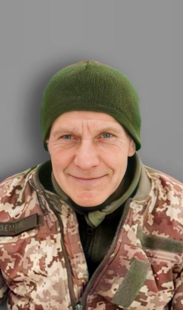 28 грудня у Львові проводять в останню путь трьох захисників України - 3