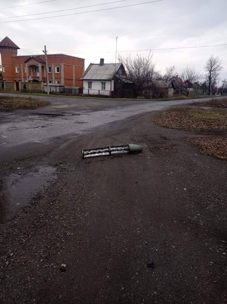 Двоє загиблих та восьмеро поранених - такі наслідки російського удару по Гірнику на Донеччині - 4