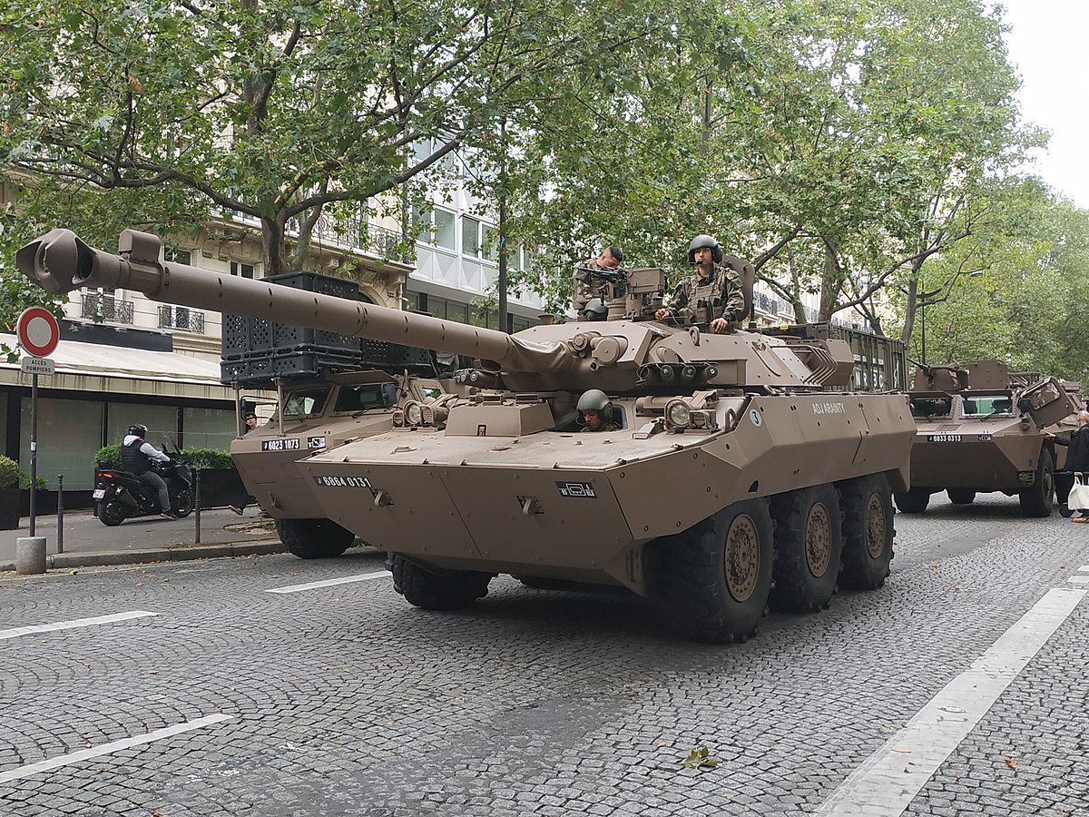 AMX-10_RC,_nouvelles_couleurs_Armée_de_terre_(14_juillet_2021)_(2)