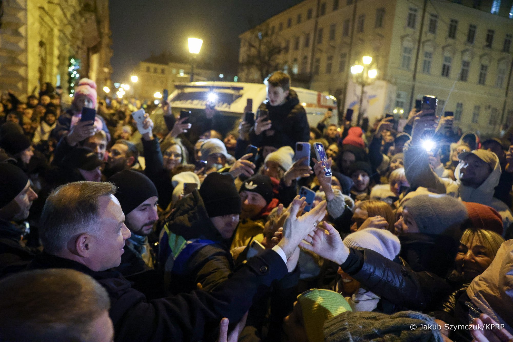Львів'яни влаштували теплу зустріч Анджею Дуді (фото) - 2