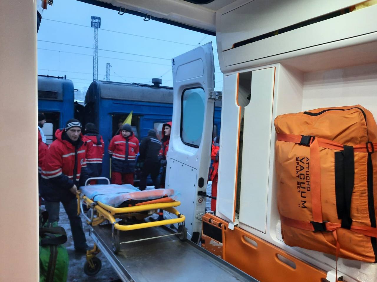 Сьогодні відбулась наймасовіша медична евакуація хворих із Херсона на Львівщину - 4
