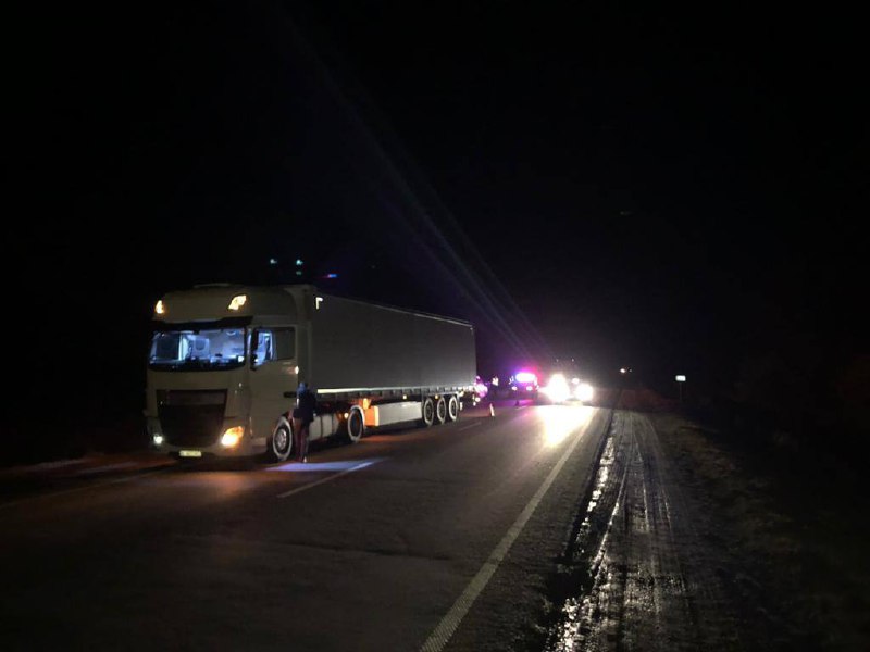 На трасі «Київ-Чоп» пішохід загинув під колесами вантажівки - 2
