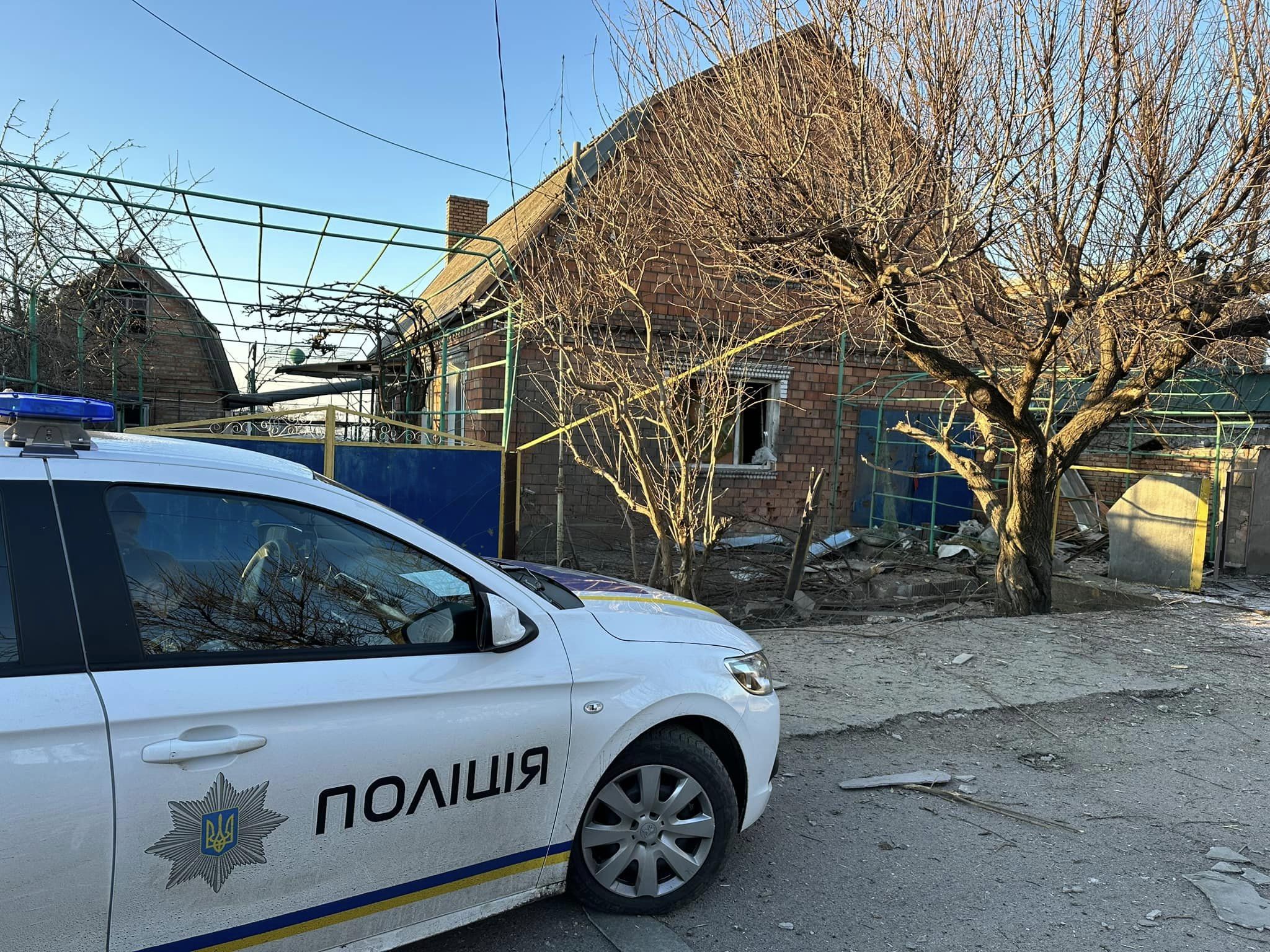 Внаслідок нічного обстрілу Нікополя загинув чоловік та пошкоджено 16 будинків - 4