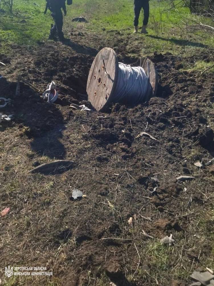 На Херсонщині електрики підірвались на російській міні: двоє загиблих - 3
