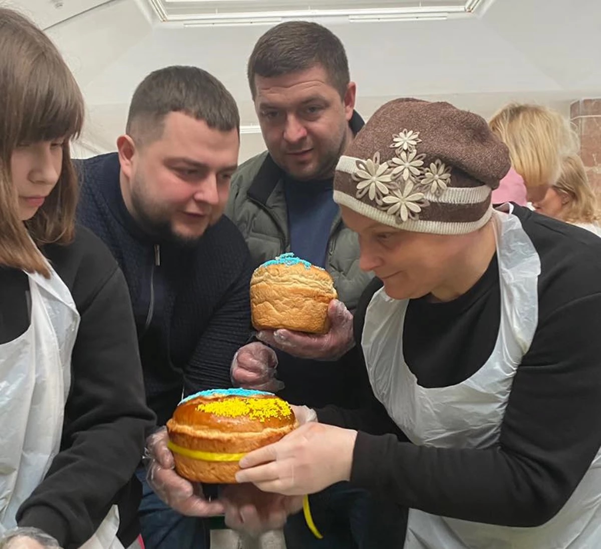 На Львівщині встановили рекорд України з прикрашання великодніх пасок - 8