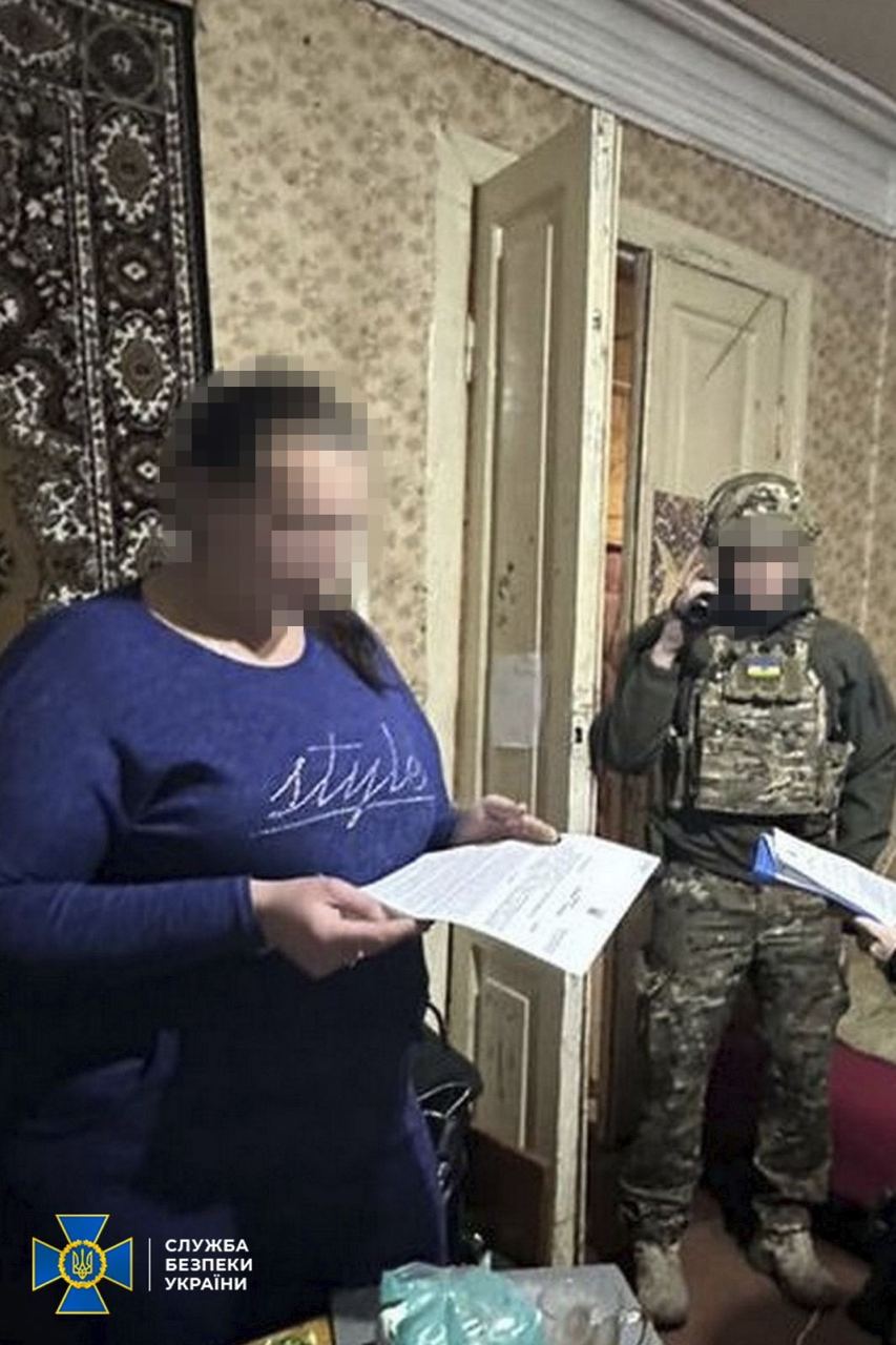 На Харківщині затримали двох зрадників, які розвідували українські оборонні рубежі - 9