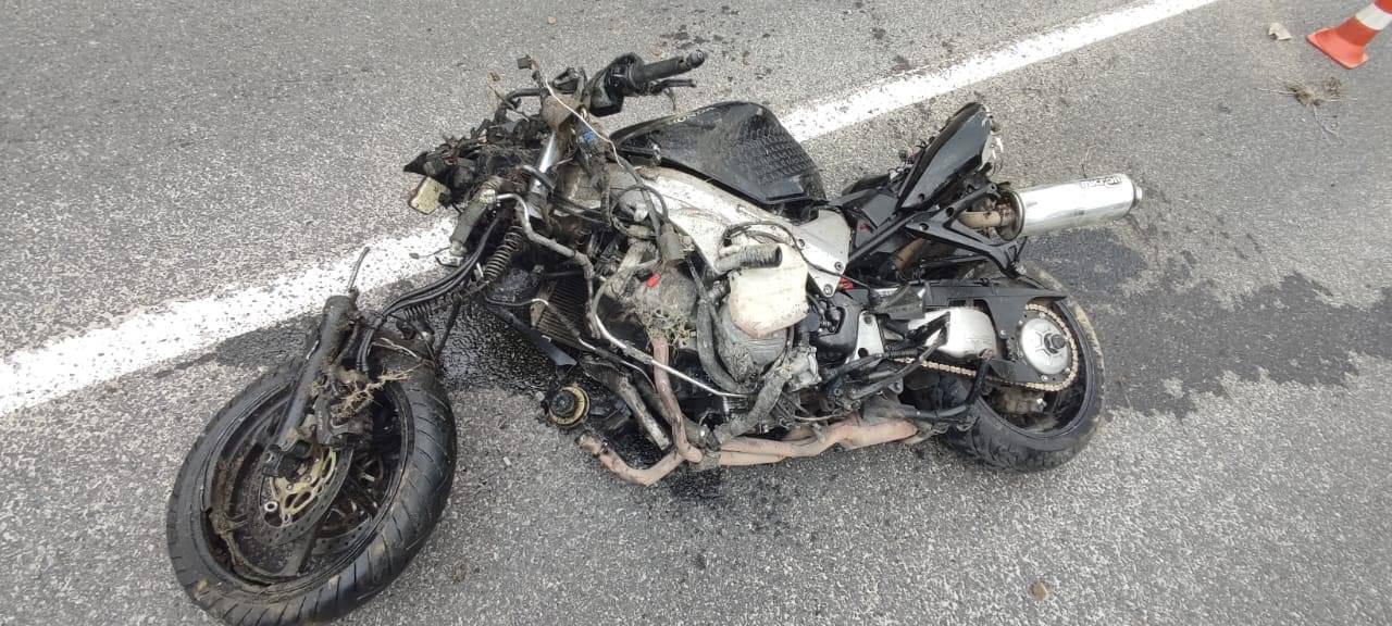 На Львівщині загинув байкер, який врізався у бетонний сток для відведення води - 3