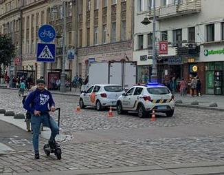 10-річний хлопчик потрапив під колеса авто у центрі Львова - 2