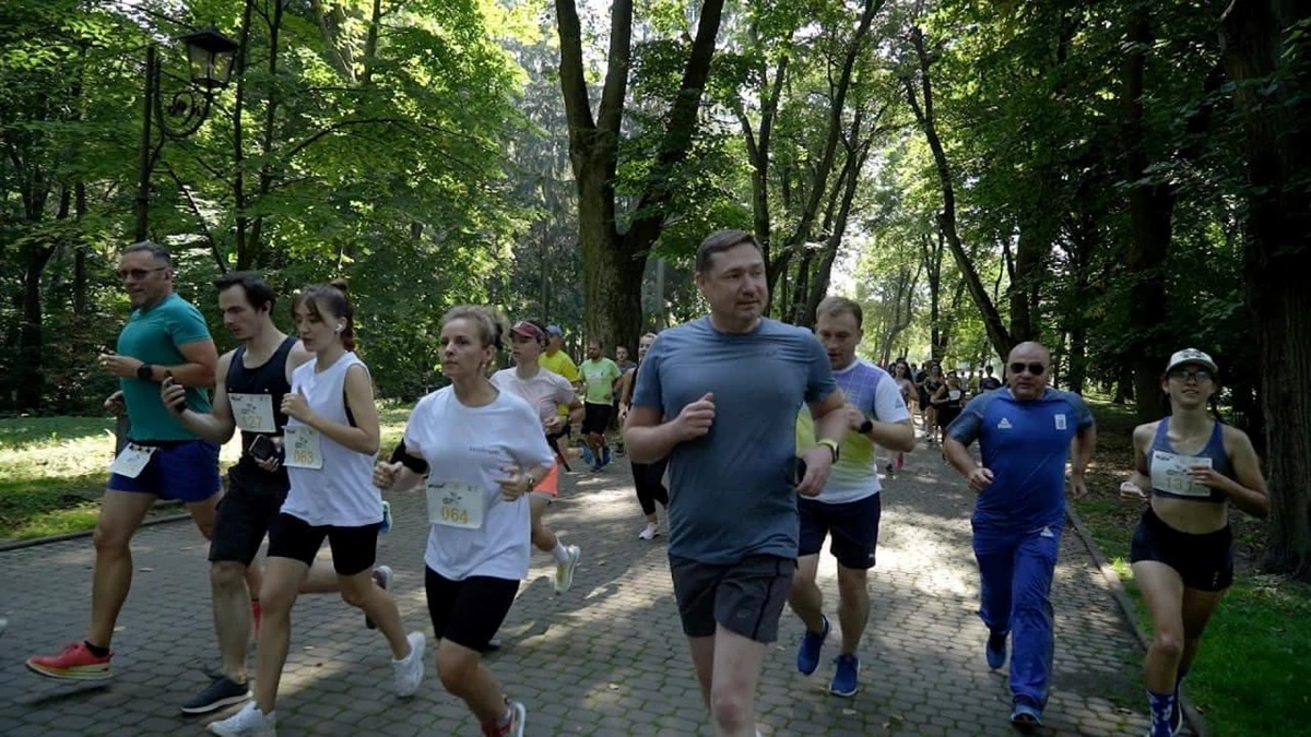У Львові вшосте відбувся патріотичний забіг «Шаную Воїнів, біжу за Героїв України» - 2