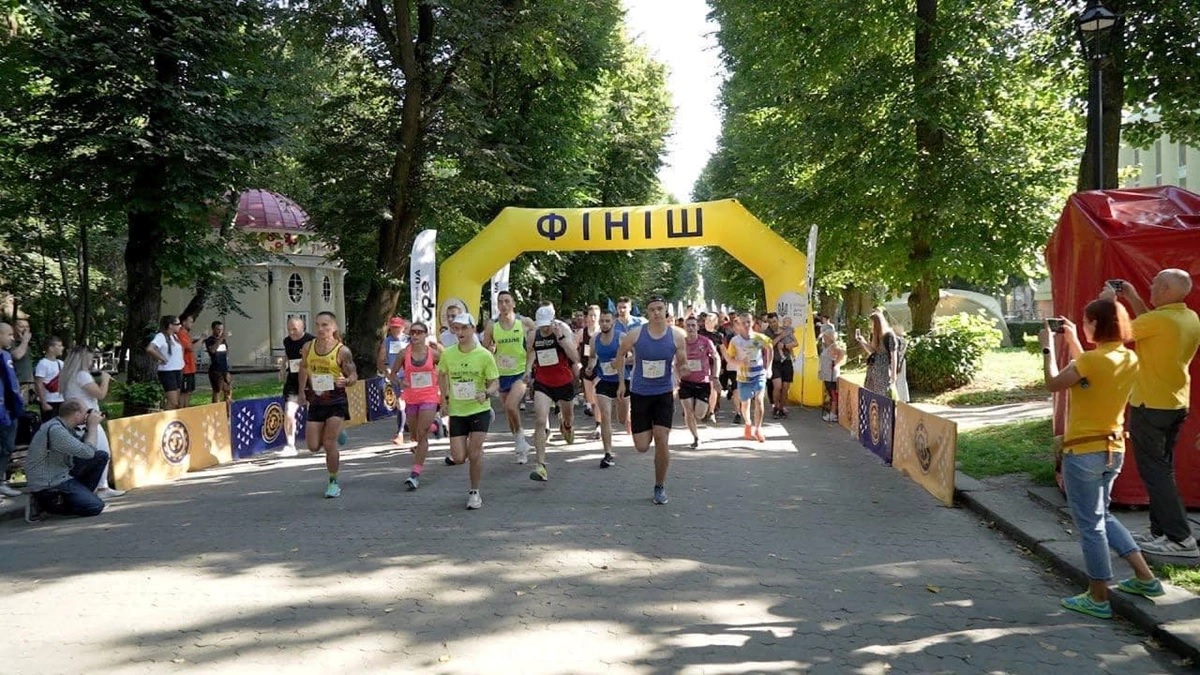 У Львові вшосте відбувся патріотичний забіг «Шаную Воїнів, біжу за Героїв України» - 7