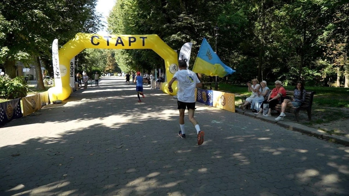 У Львові вшосте відбувся патріотичний забіг «Шаную Воїнів, біжу за Героїв України» - 8