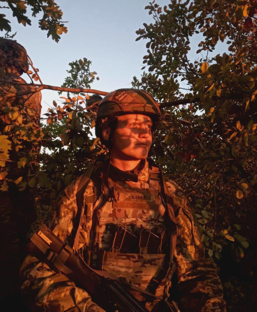«Хочу писати про найважливіше», - інтерв'ю з поетом-фронтовиком Артуром Дронем - 2
