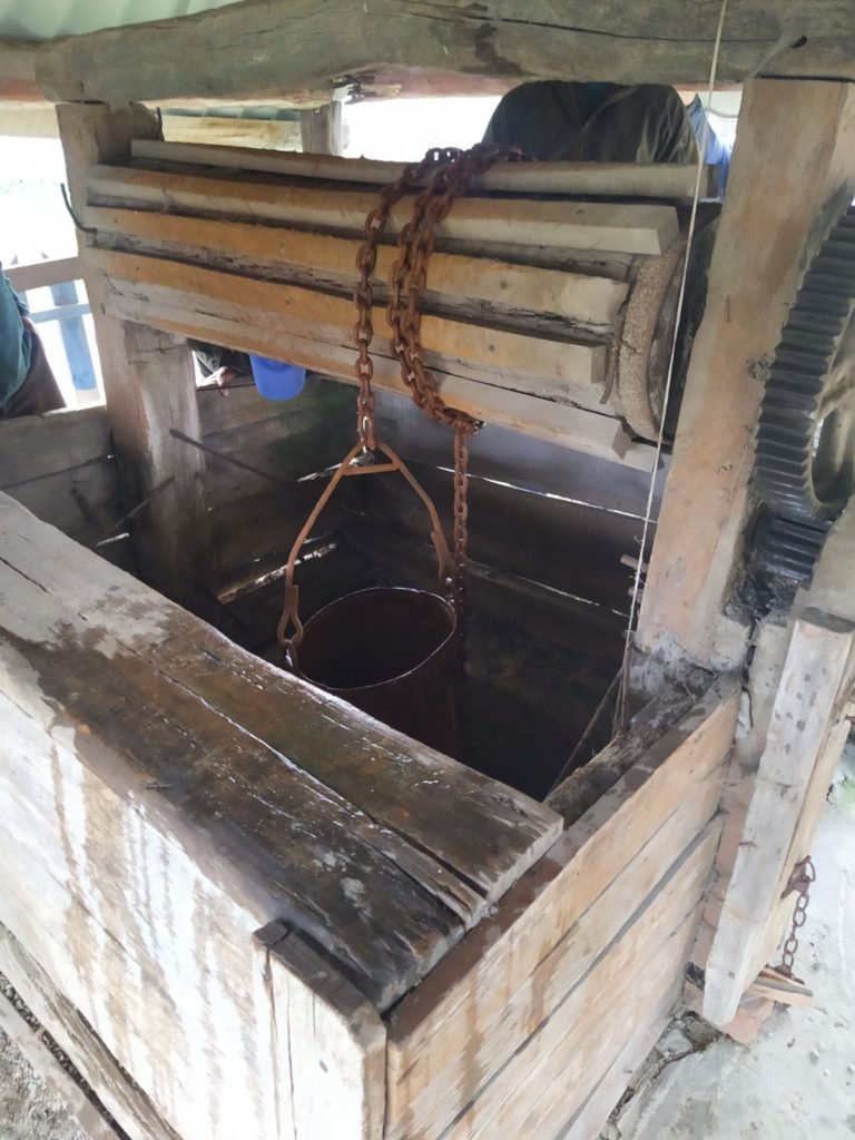 На Львівщині у криниці знайшли чоловіка: він зник кілька днів до того - 2