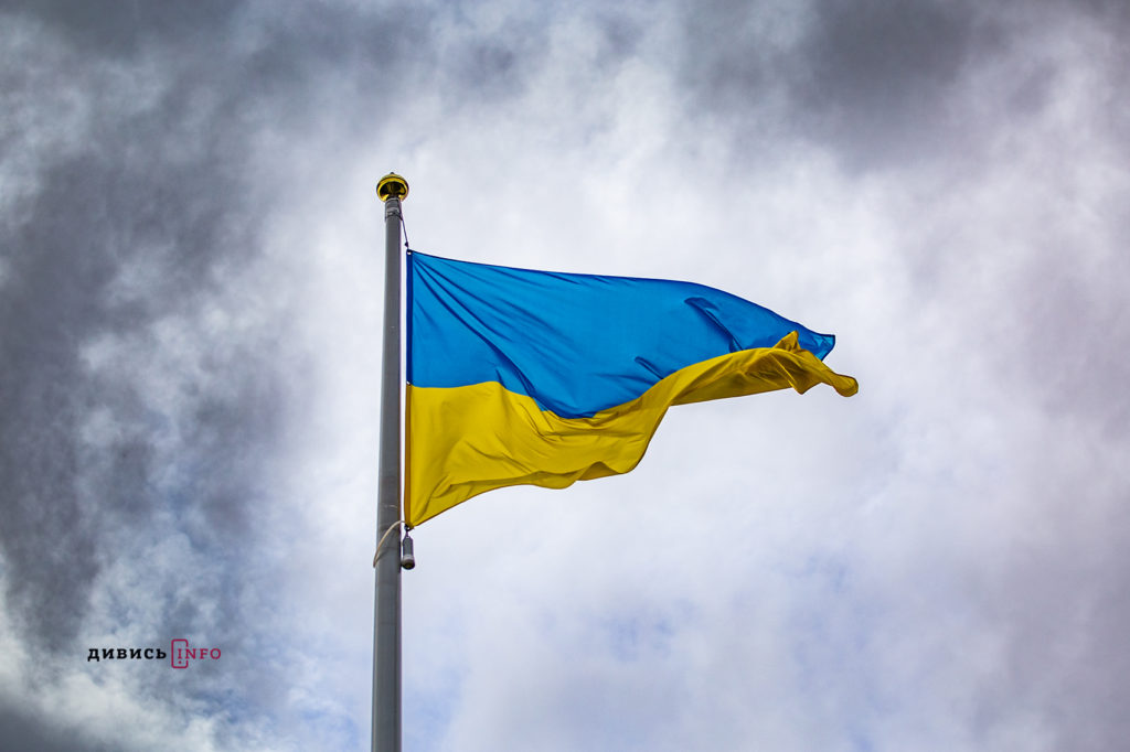 Прощання з воїнами на Львівщині, заява Шмигаля про відставку, книжкові новинки липня: головні новини дня - 5