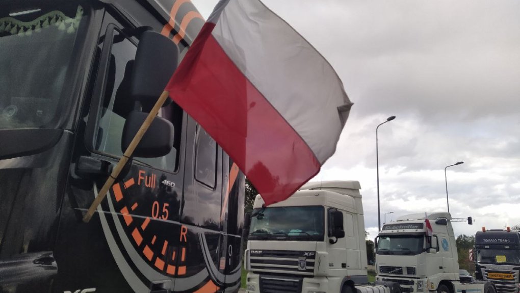 На заблокованих пунктах пропуску з Польщею - 1050 вантажівок: яка ситуація на кордоні - 3