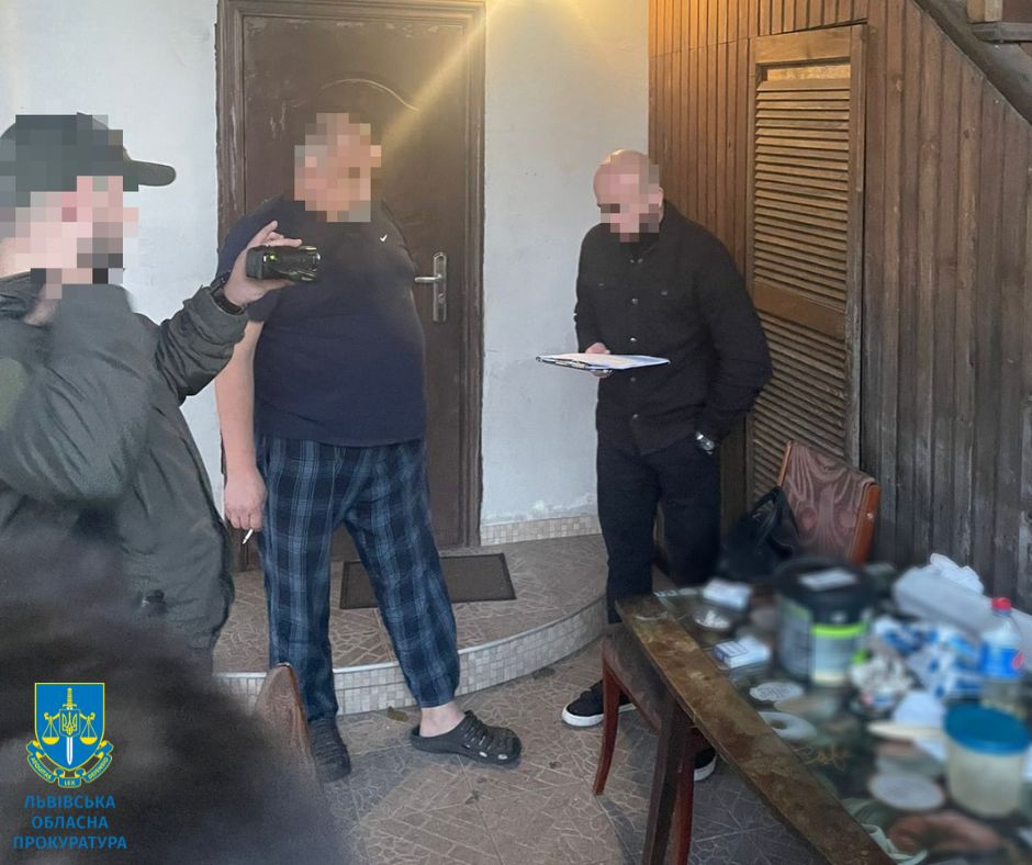 На Львівщині 54-річний чоловік виготовив «ухилянтові» підроблену довідку про інвалідність - 2