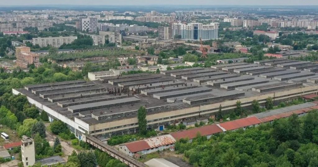 Пошкодження могили воїна, гідравлічні випробування у Львові, розвиток автобусного заводу: головні новини дня - 5