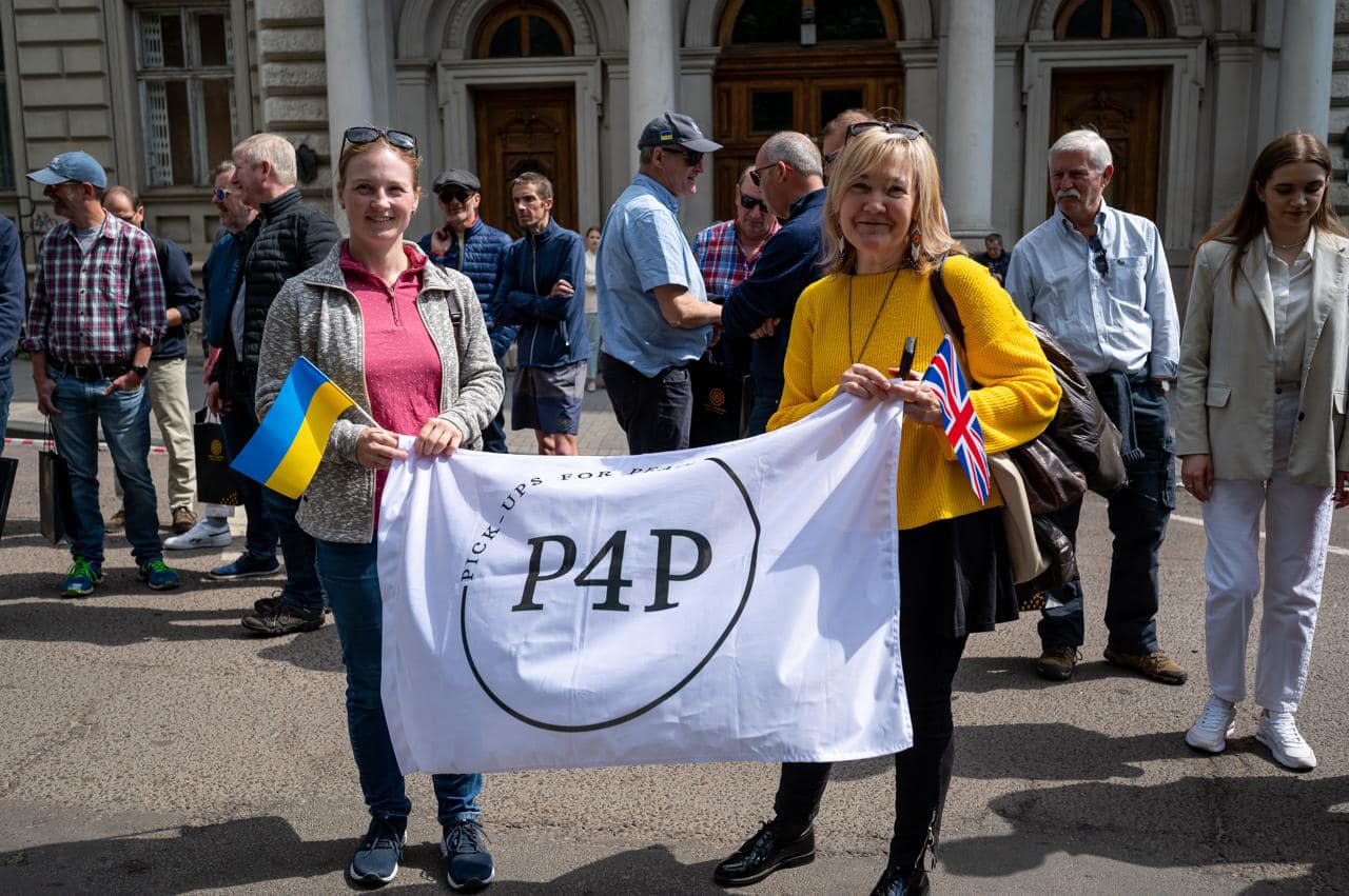 Британські фермери передали військовим Львівщини 30 позашляховиків - 6