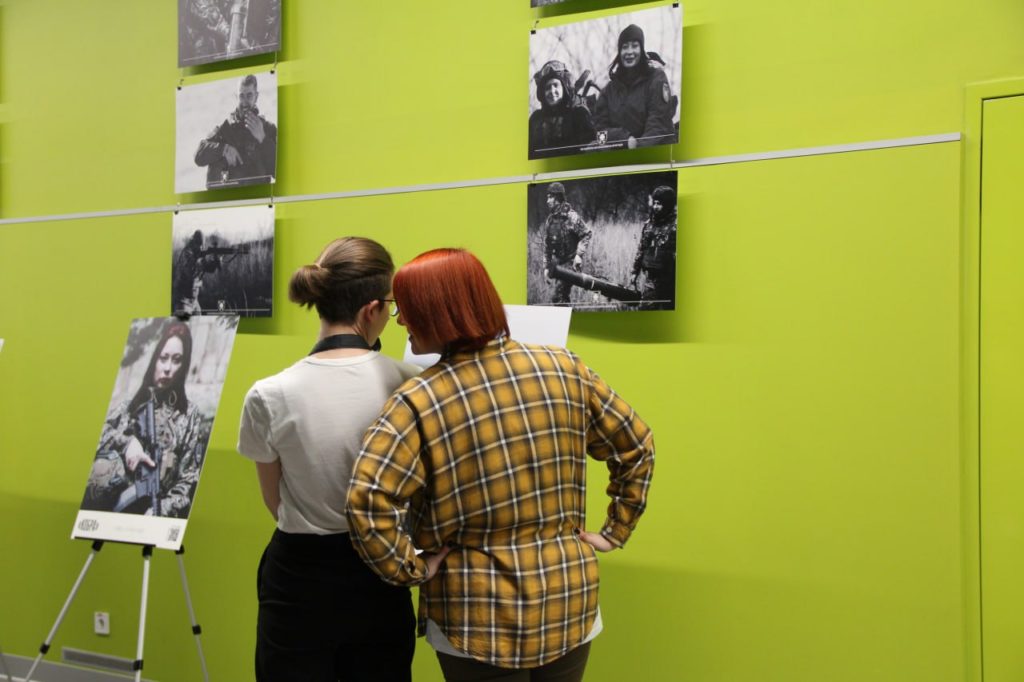 У Львові відкрили інтерактивну фотовиставку, присвячену воїнам ЗСУ - 4