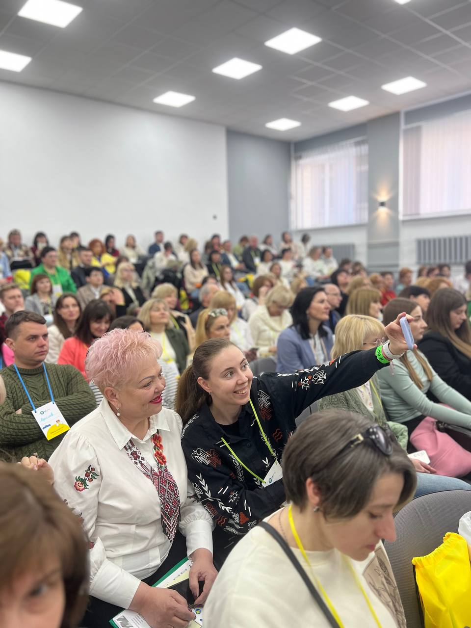 До Львова на освітнє обговорення приїхало понад 200 педагогів з різних регіонів України - 4