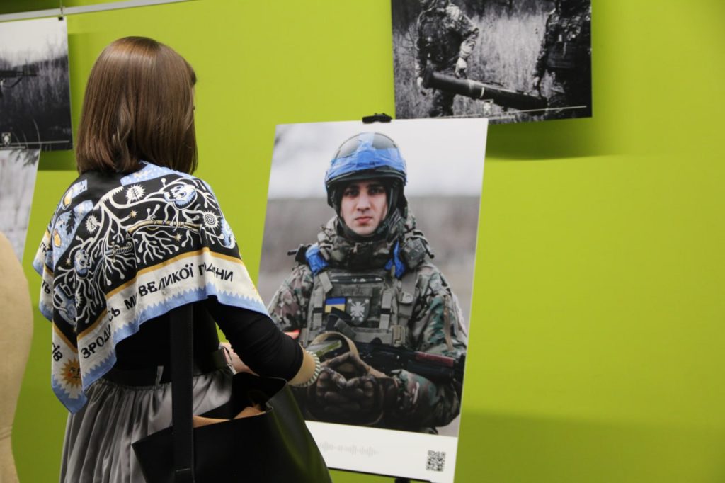 У Львові відкрили інтерактивну фотовиставку, присвячену воїнам ЗСУ - 3