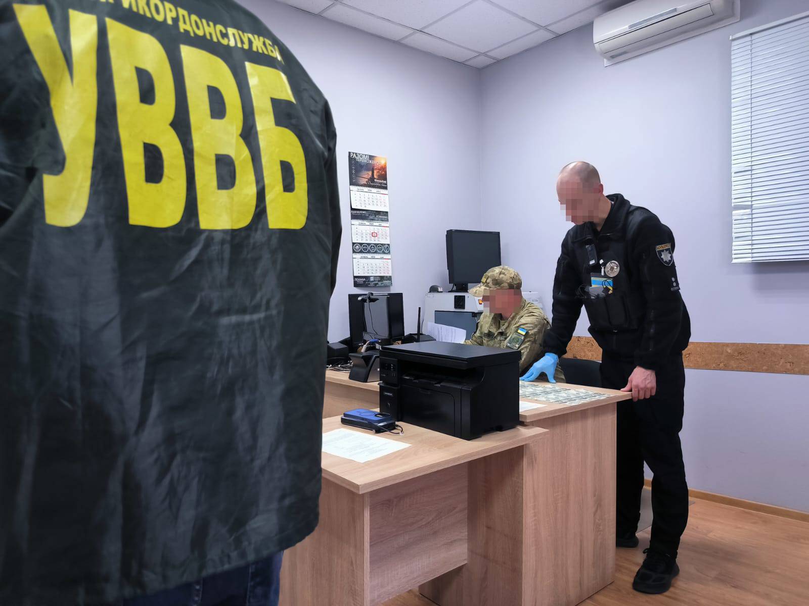 На кордоні з Польщею затримали чоловіків, які намагалися підкупити прикордонників - 2