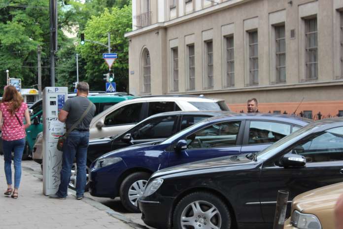 парковка у Львові