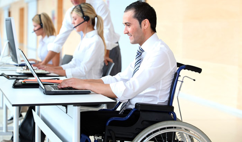працівники з інвалідністю