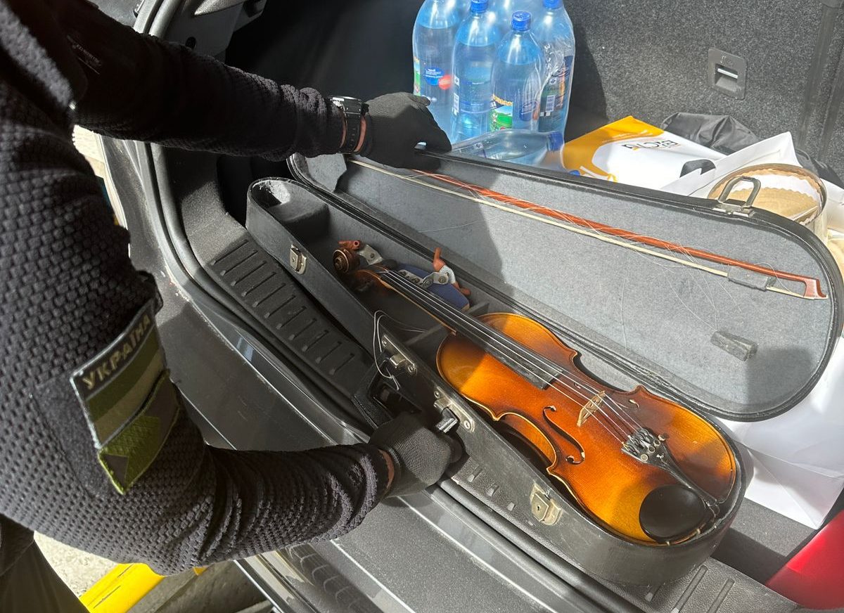 З України до Польщі намагалися вивезти скрипку Страдіварі