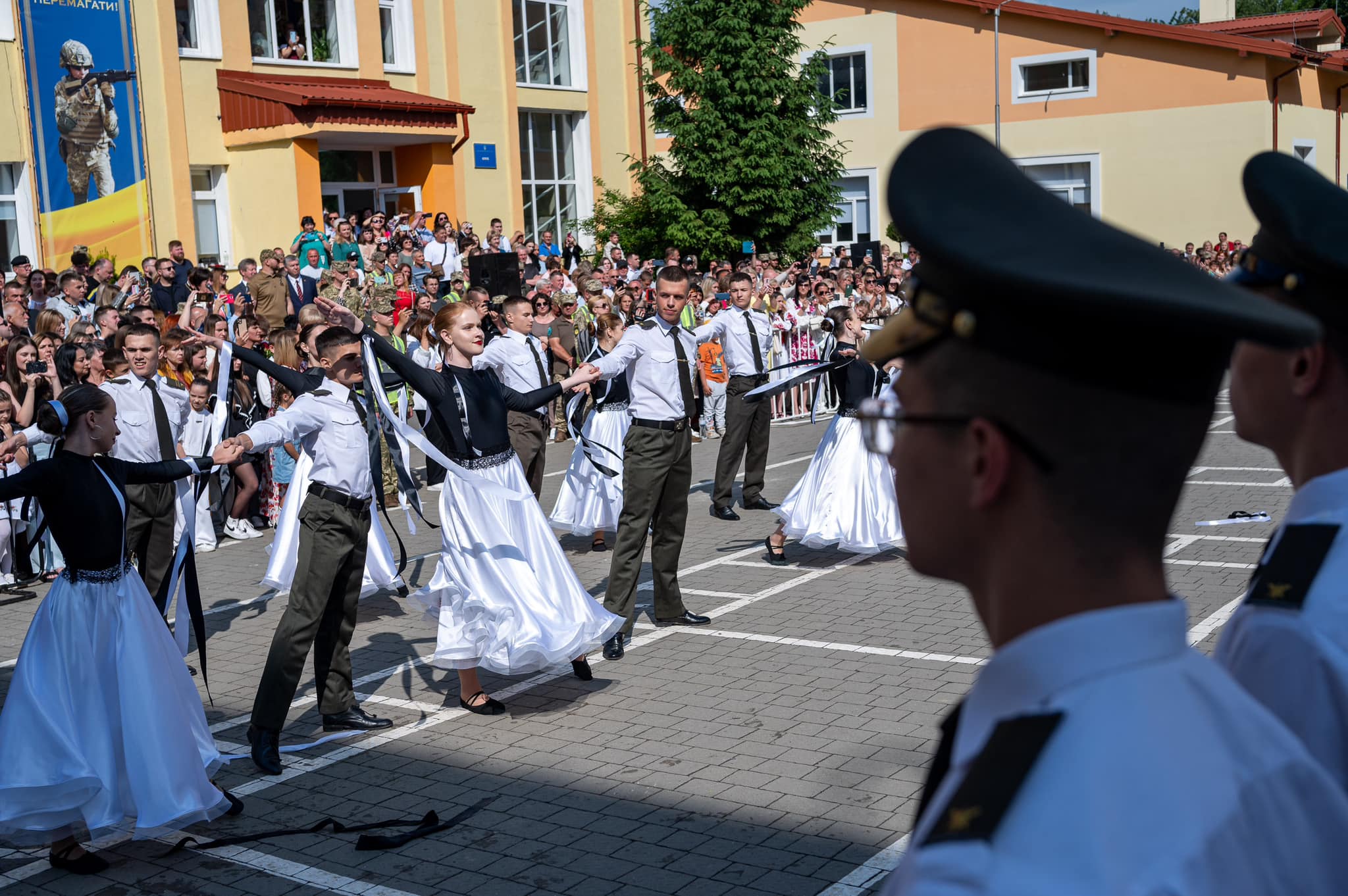 У львівському військовому ліцеї ім. Героїв Крут відбулася офіційна церемонія випуску кадетів - 2