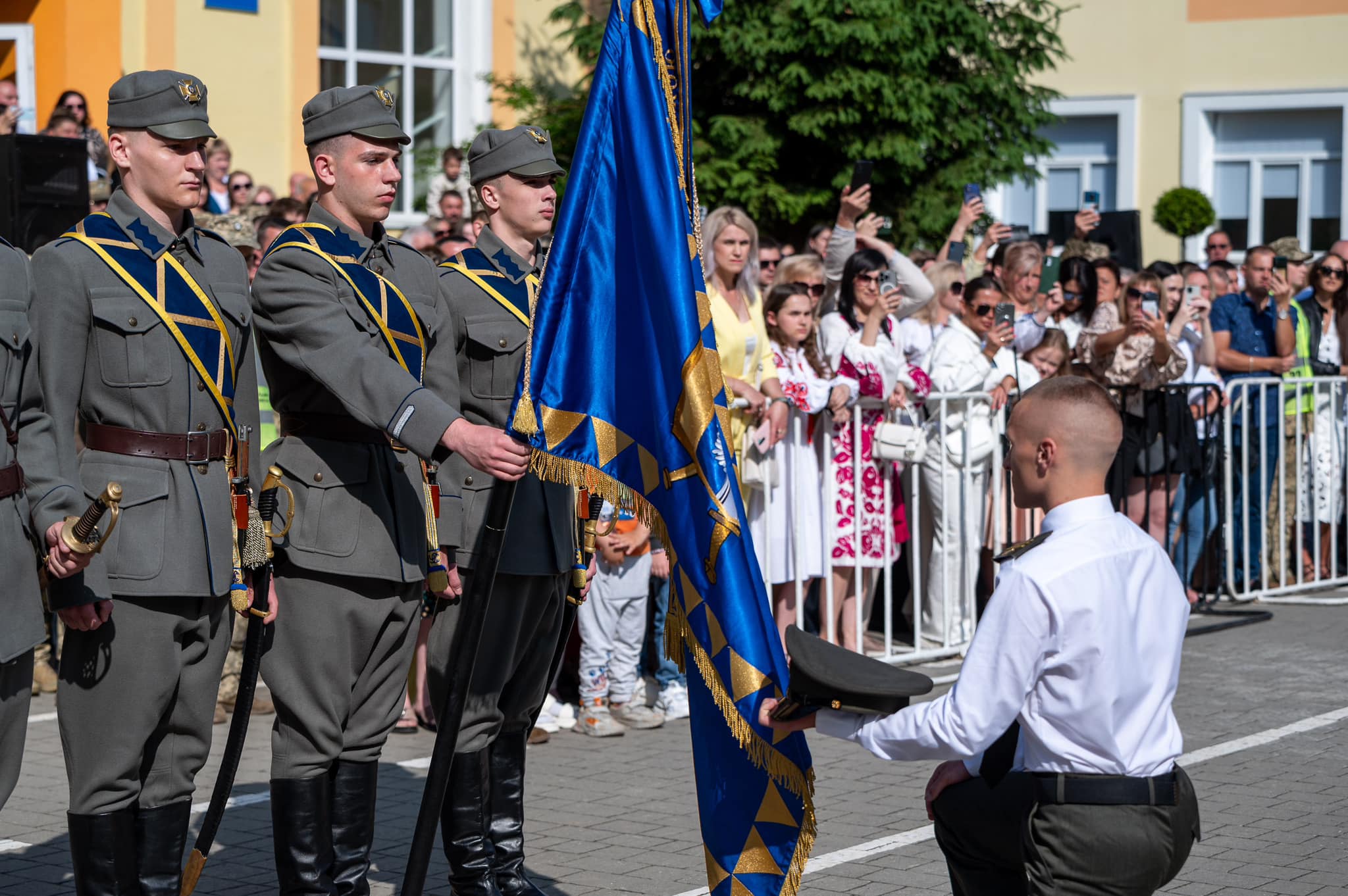 У львівському військовому ліцеї ім. Героїв Крут відбулася офіційна церемонія випуску кадетів - 8