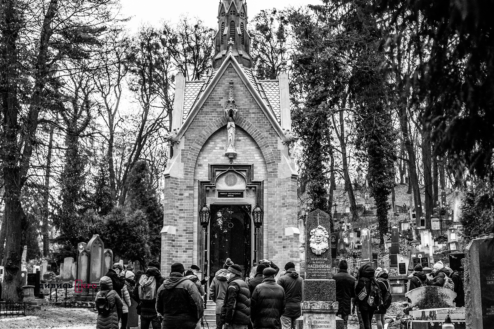 каплиця на Личаківському цвинтарі