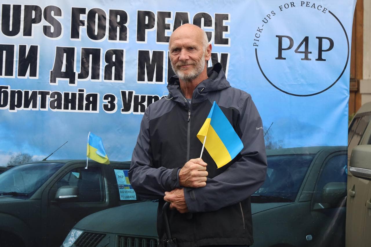 Британські фермери привезли на Львівщину три десятки автомобілів - 3
