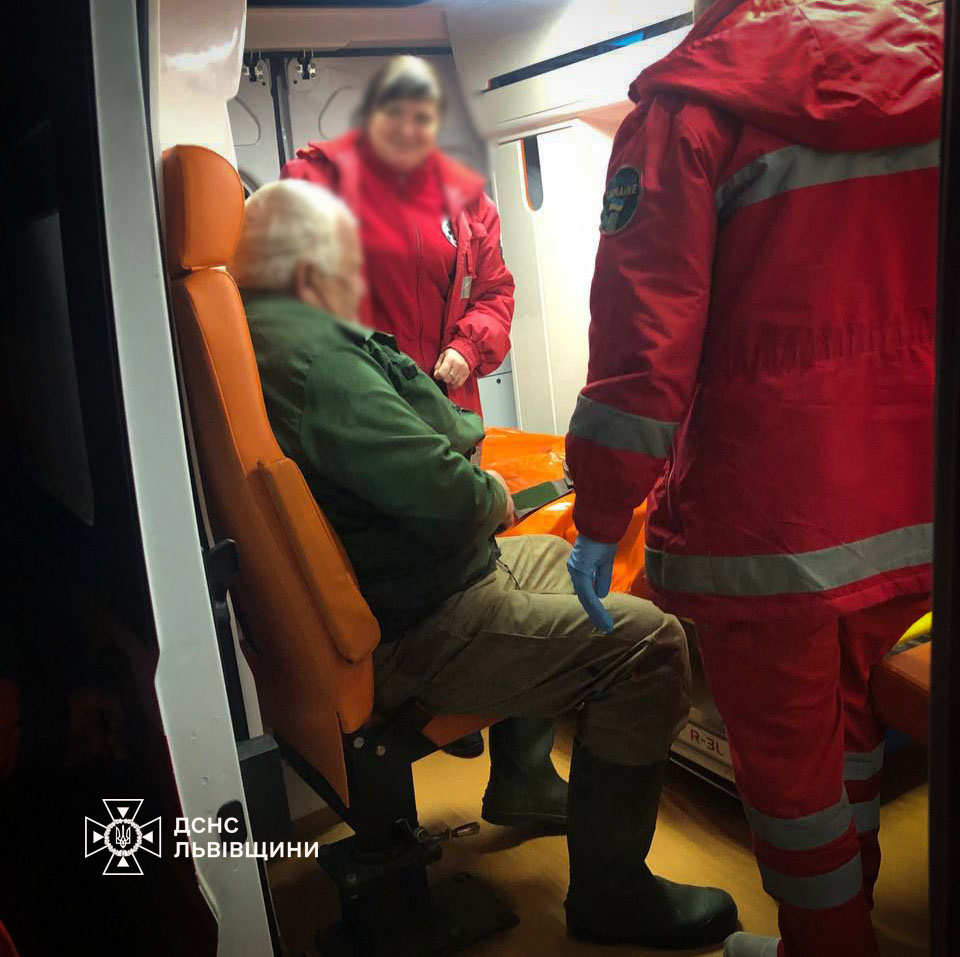 На Львівщині літній грибник заблукав у горах - 2